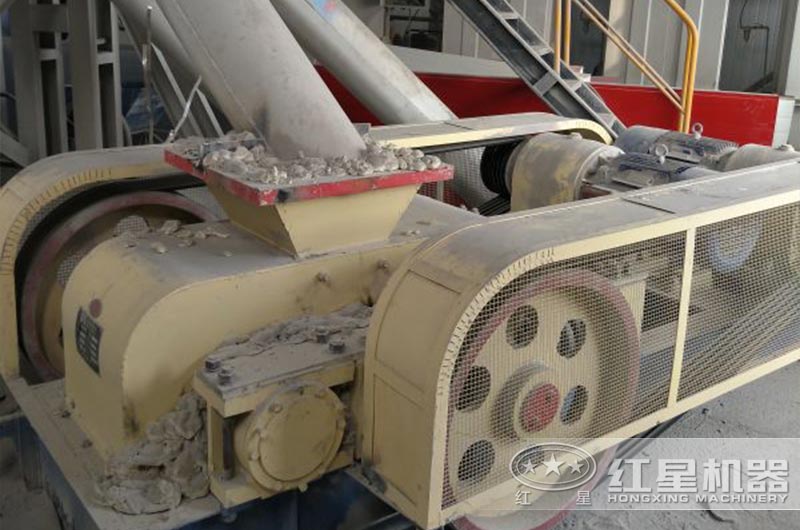 關(guān)于對(duì)輥式破碎機(jī)，客戶最常問的5個(gè)問題（紅星老師傅實(shí)地講解）